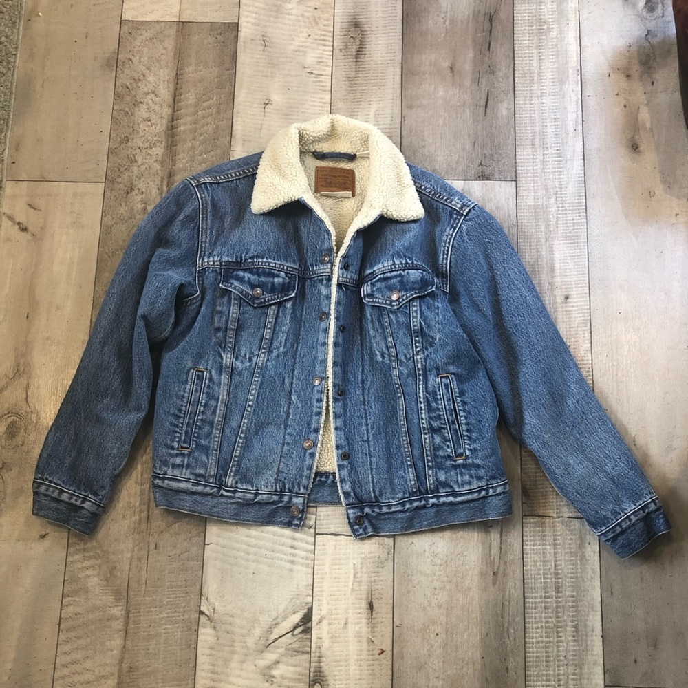 Levi’s Women’s Sherpa Trucker Jacket